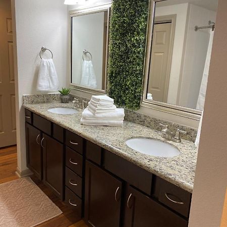 Bright & Modern Galleria Suite! 5 Star Location, Self Check In & Free Parking Χιούστον Εξωτερικό φωτογραφία